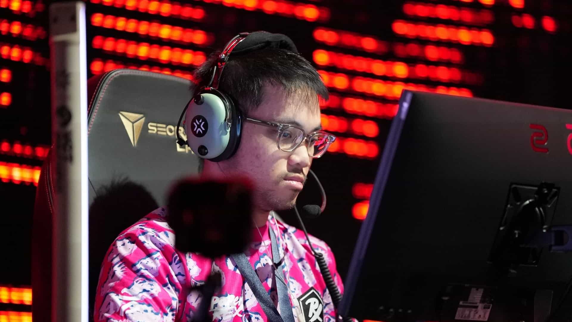 Paper Rex coloca seu IGL, Benkai, no banco