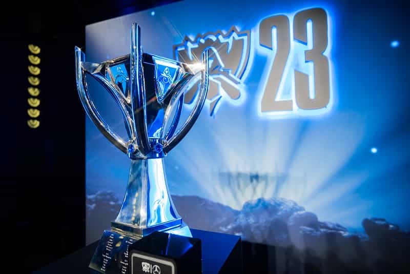 [UPDATED] League of Legends 2024 ROSTERMANIA Roster Tracker (LCK, LPL, LEC, LCS)