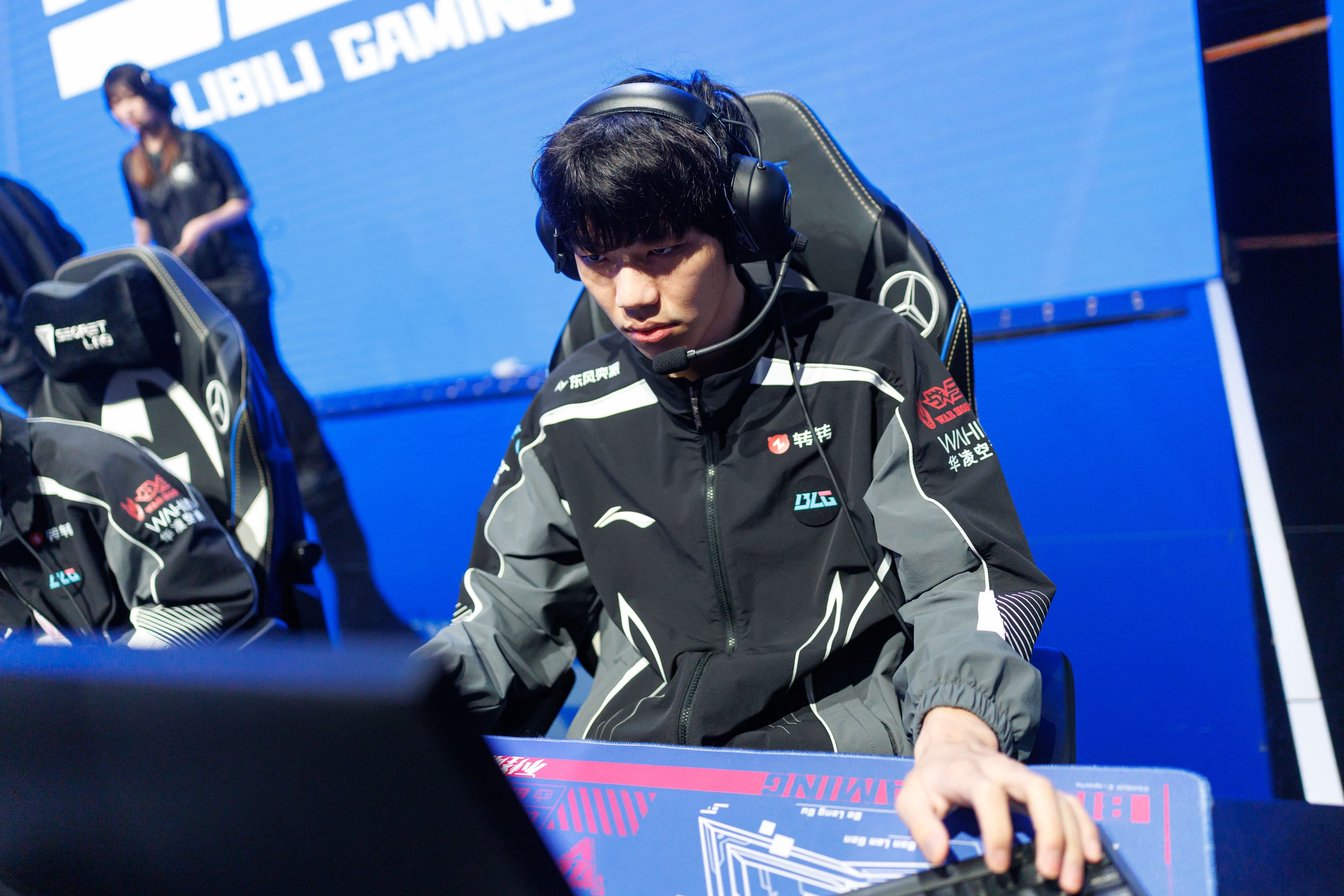 ON's champion pool shenanigans come to BLG's rescue. Photo: Yicun Liu/Riot Games