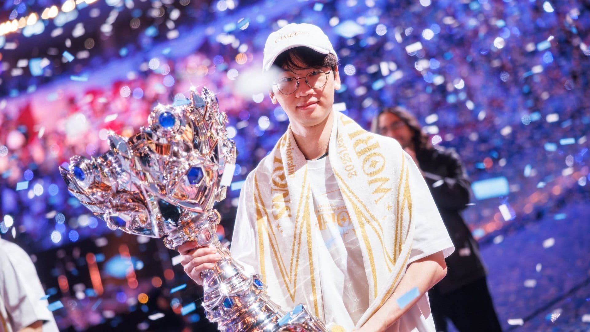 Doran claimed his first Worlds title with T1 in 2025 and is now looking to repeat that achievement in 2026 (Photo by Yicun Liu/Riot Games)