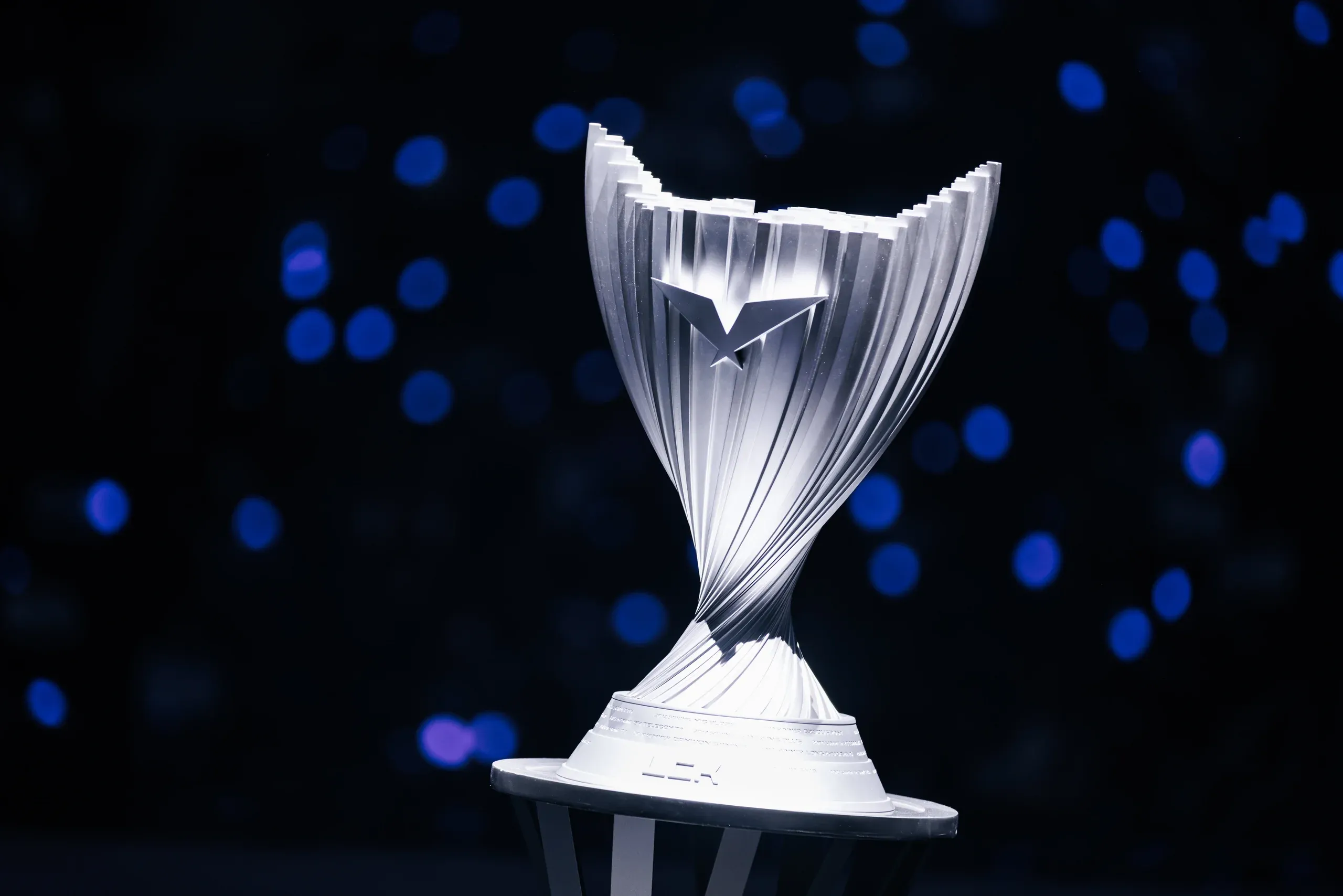 the LCK trophy on stage