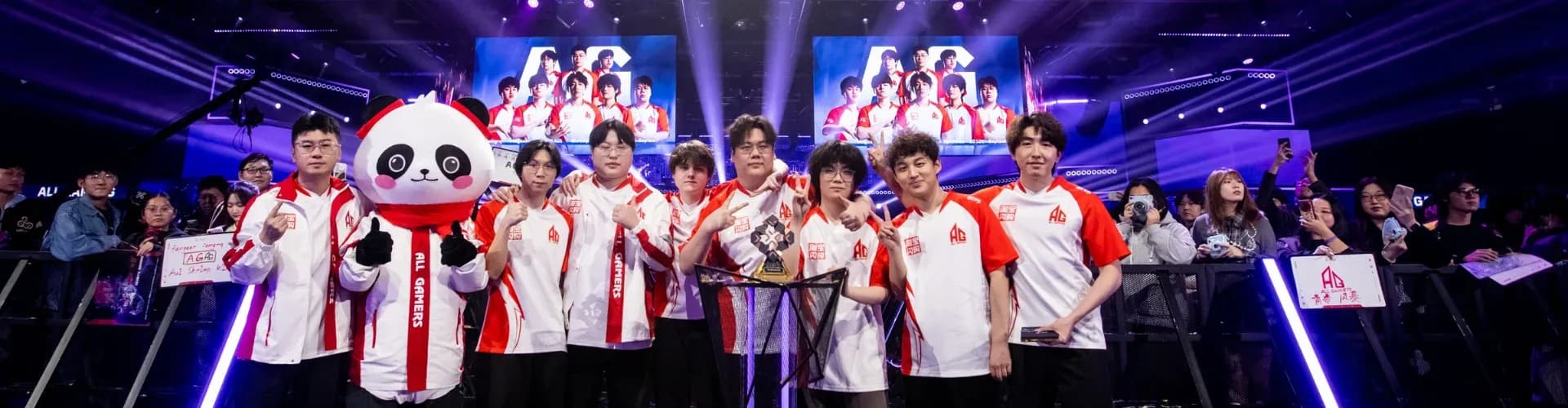 All Gamers posing on stage as the qualified for VALORANT Masters Santiago