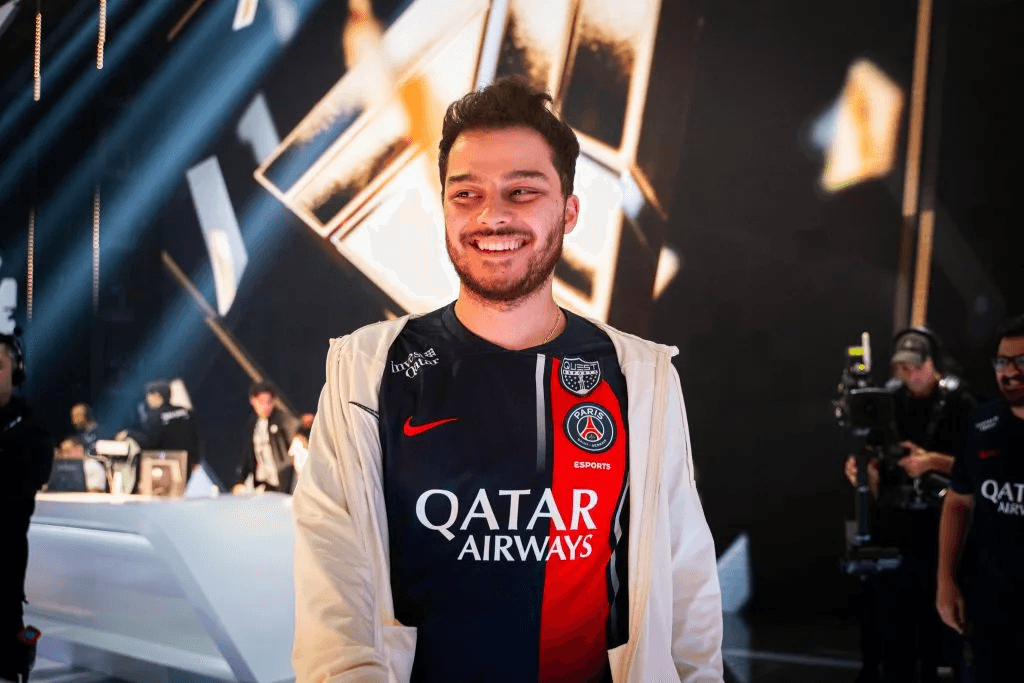 No!ob após a partida da Quest contra a Team Spirit. (Créditos: Copa do Mundo de Esports)