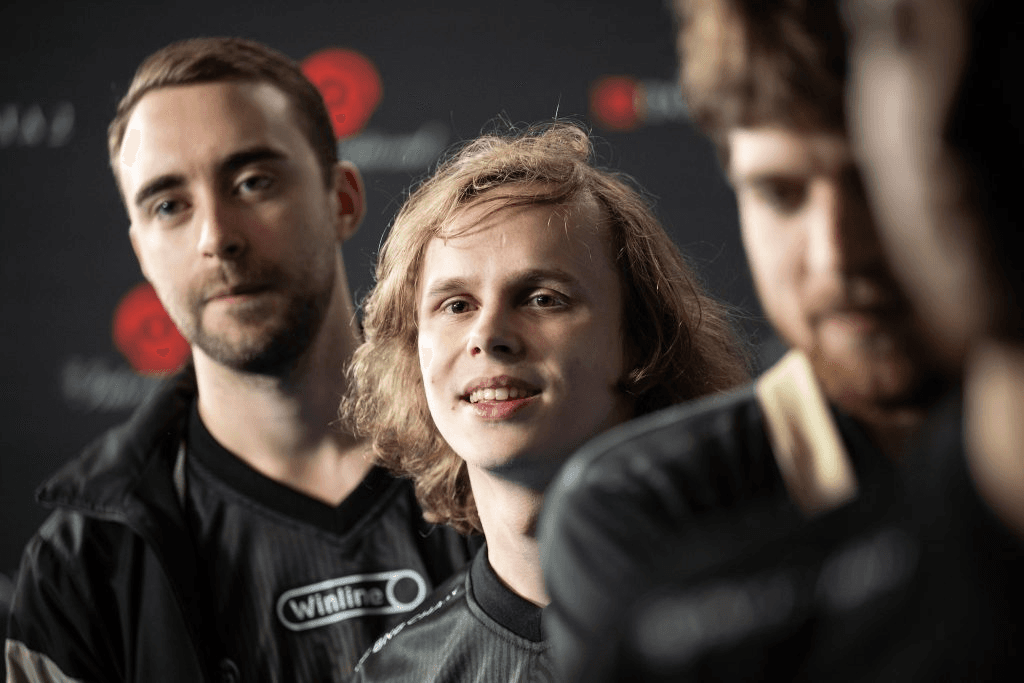 Dyrachyo com sua equipe, Gaimin Gladiators, no TI 12. (Créditos: Valve)