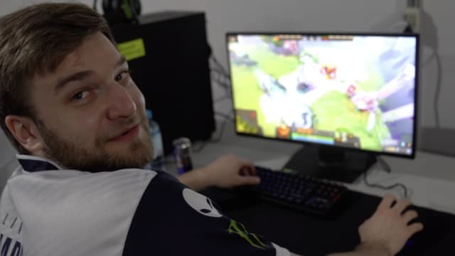Jabbz fala sobre sua experiência como substituto no Lima Major