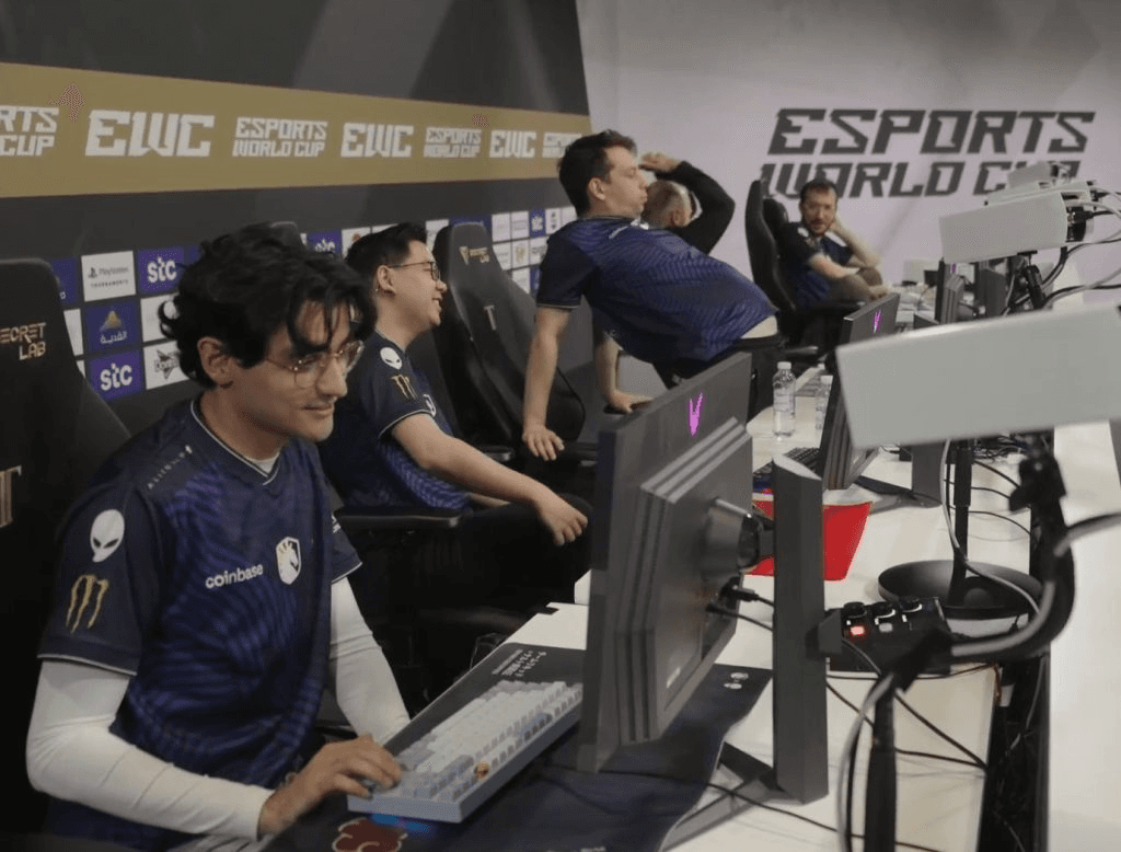 Nisha com sua pose icônica no Riyadh Masters 2024. (Créditos: Team Liquid)