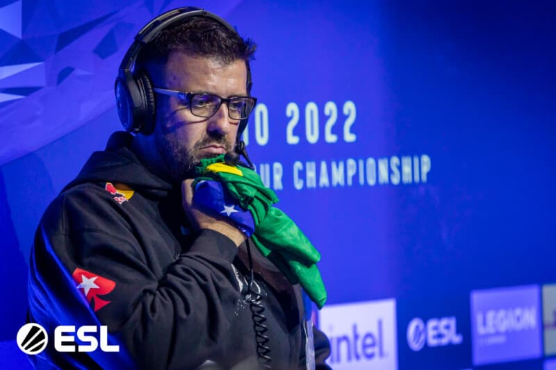 Akkari standing-in as a coach during Guerri's ban (credit: ESL)