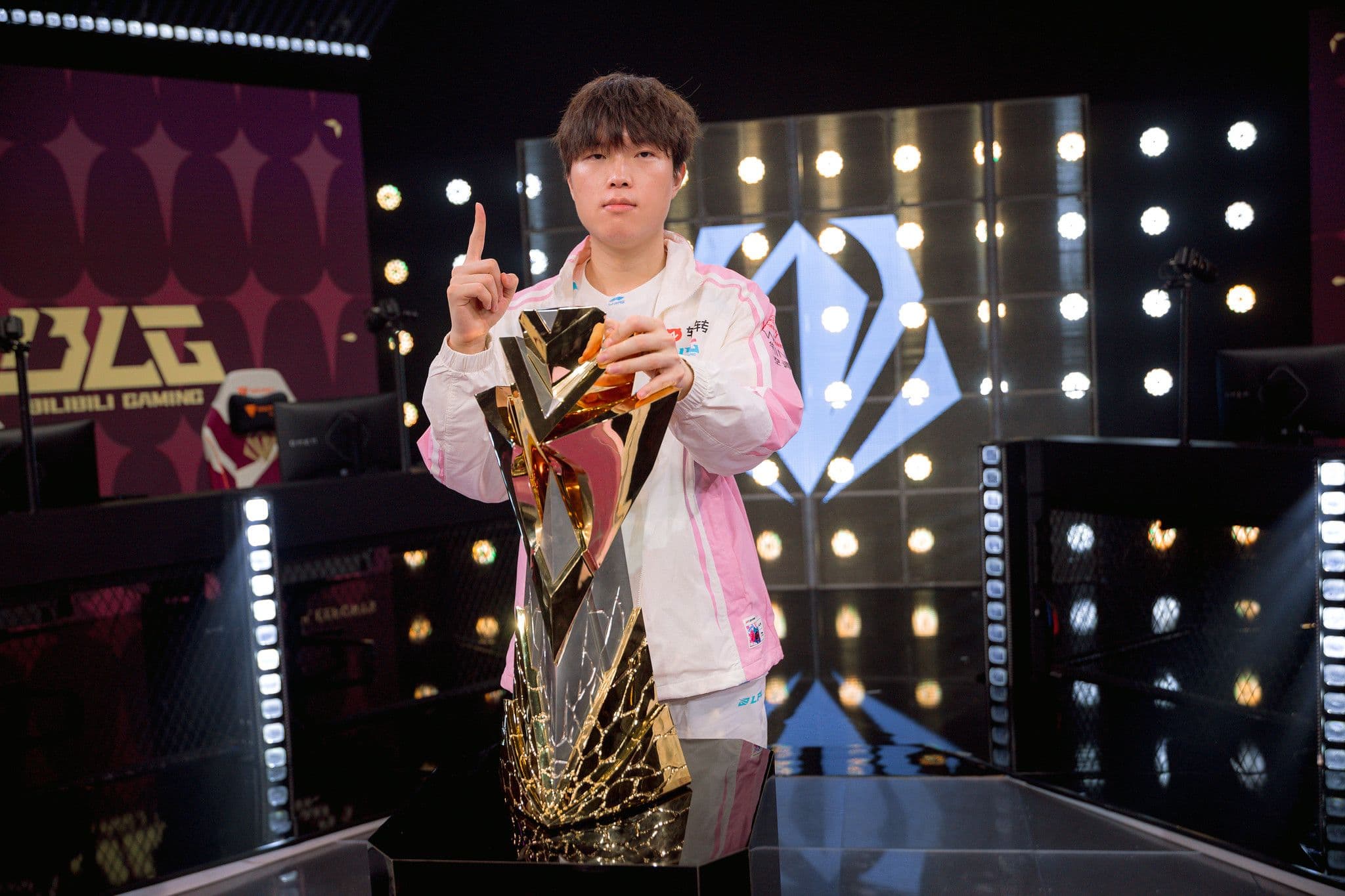 Bin helped lead BLG to the First Stand 2026 trophy at the start of the year. (Credit: Bruno Alvares/Riot Games)