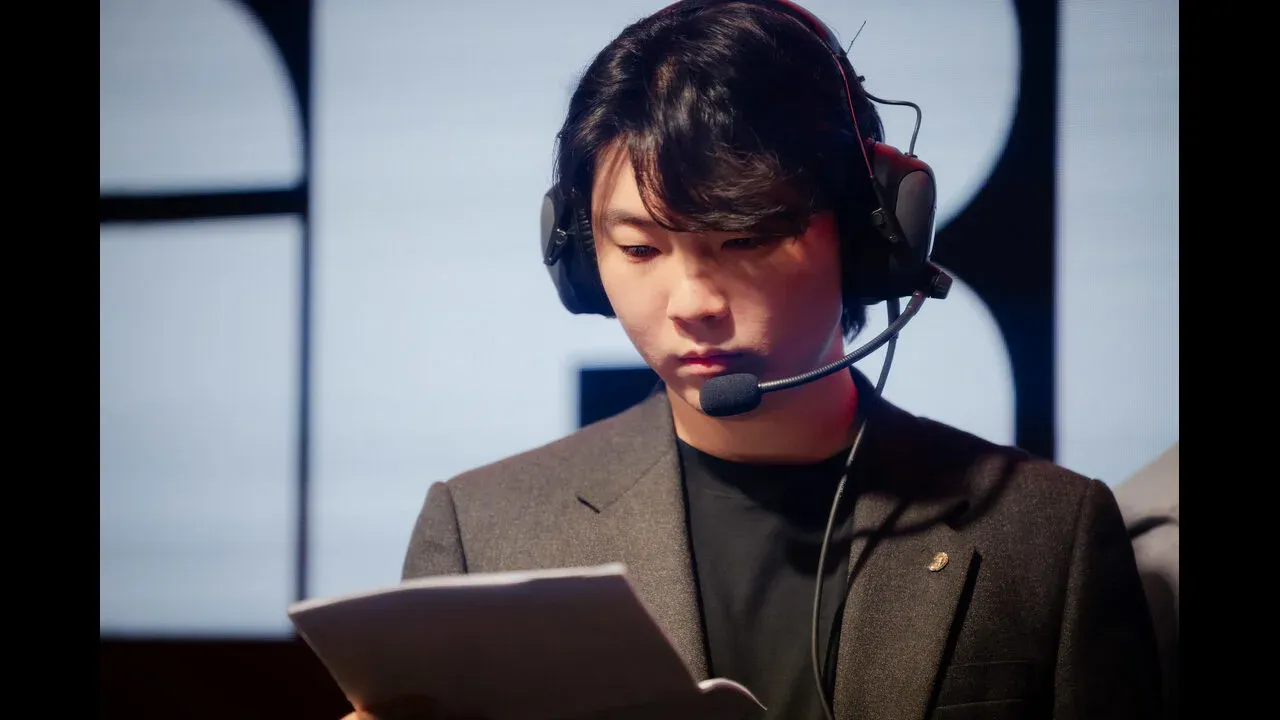 LYON Reignover: "It's actually easier to have Dhokla because he is a veteran."