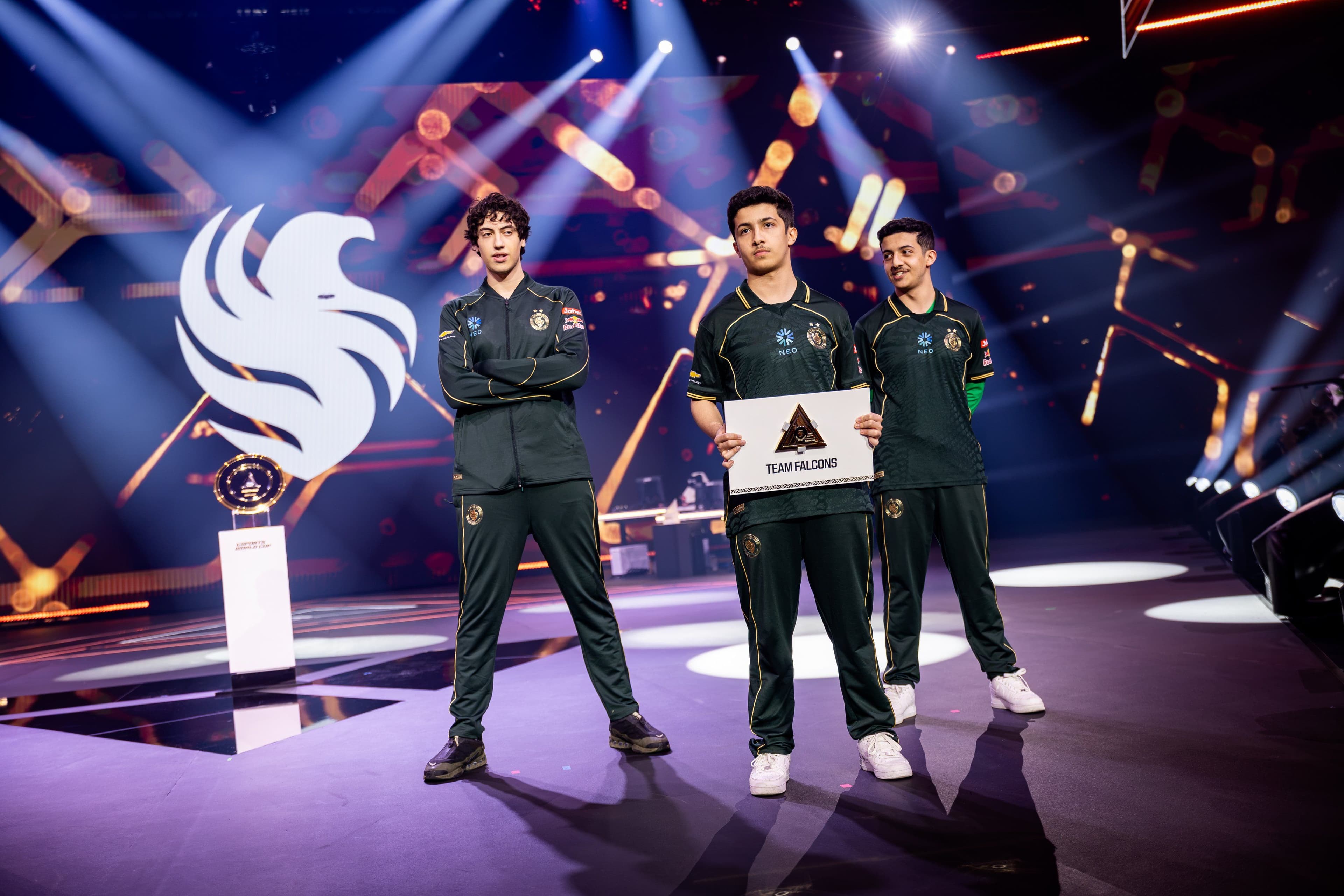 Team Falcons arrasa hacia la gloria del EWC 2026 Rocket League en París