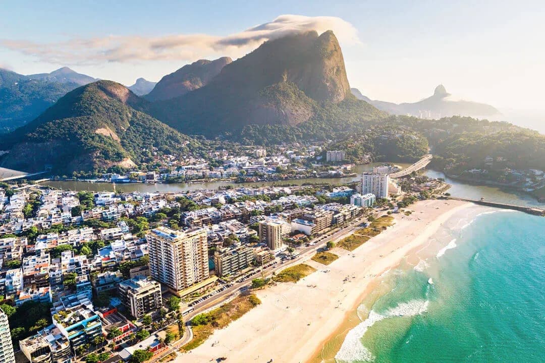 barra-da-tijuca-beach-istock.jpg