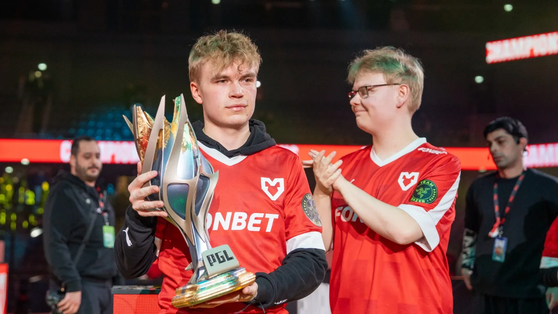 Brollan and Jimpphat celebrating with the PGL Cluj-Napoca 2025 trophy (Image Source: Sebastian Pandelache/PGL)