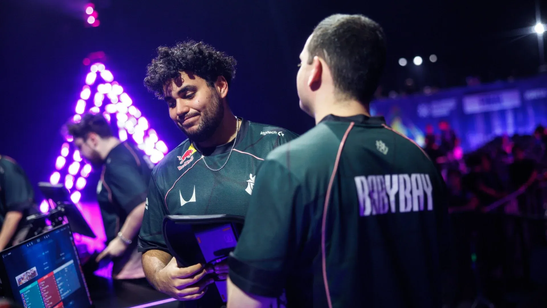 G2 valyn and Babybay packing up after losing to PRX (Image Source: Liu YiCun/Riot Games)