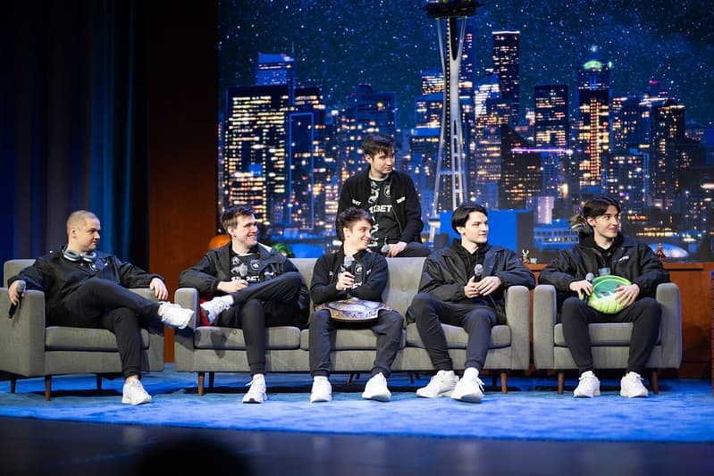 Ele sabe que vale a pena abrir mão de cabelo pela Égide.