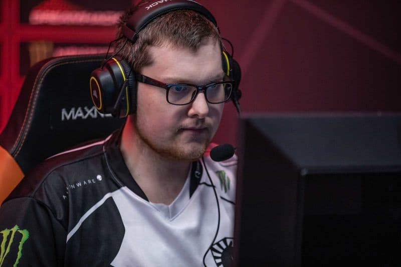 Será que teremos coelhos saindo da cartola nessa reconstrução?