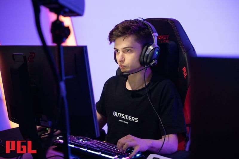 RAMZES666 se reencontra com Solo no elenco da Hellraisers