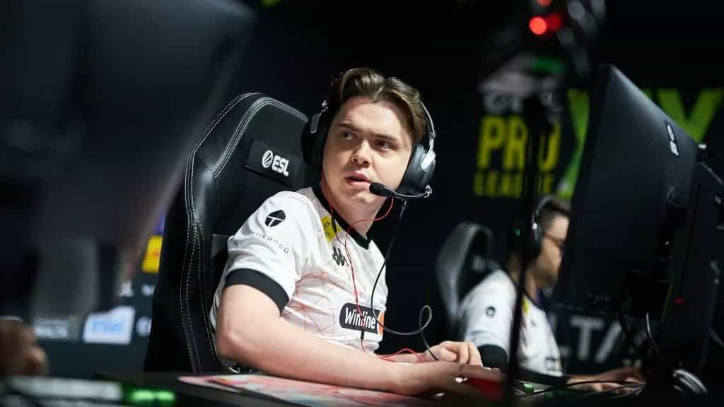 electroNic volta a fazer dupla com S1mple no Counter-Strike, pela BC.Game dessa vez