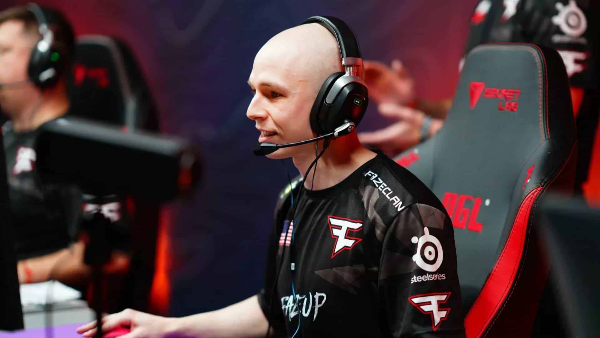FaZe Clan Coloca EliGE no Banco; jcobbb Entra no Lugar