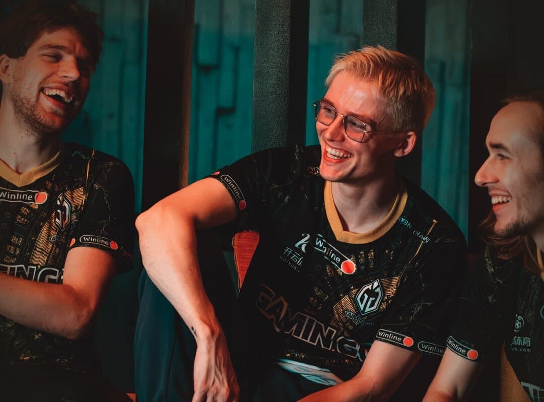 Quinn e seus novos companheiros de equipe