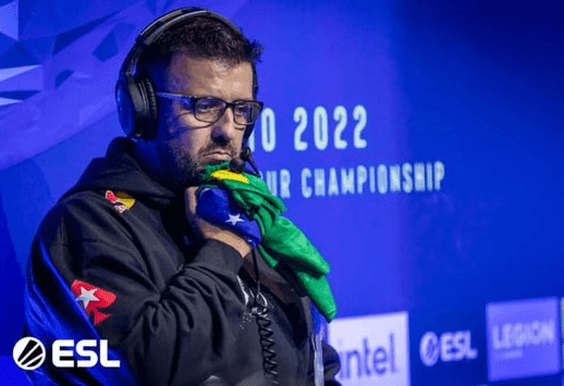 André Akkari, co-CEO da FURIA, responde ao arT