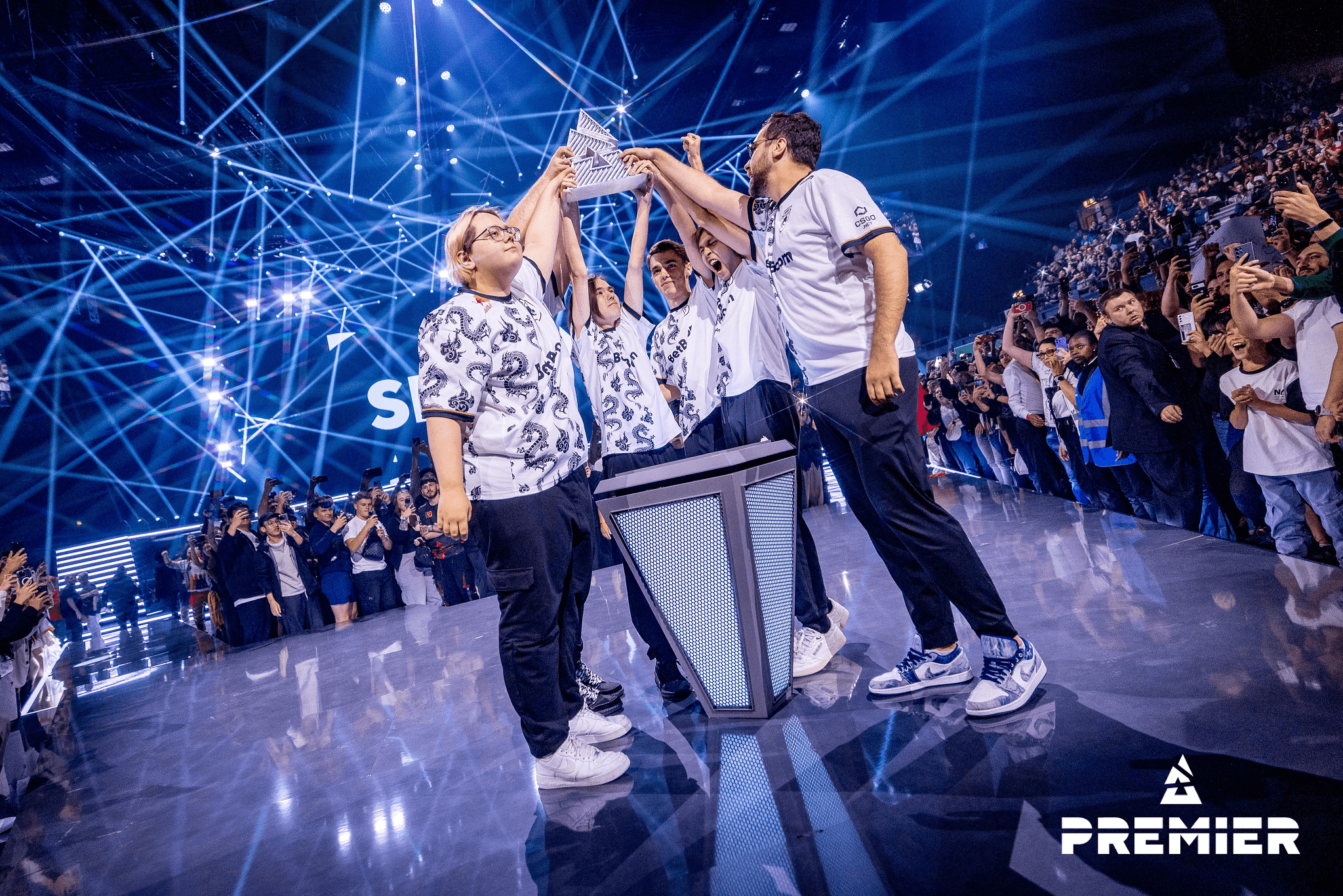 Team Spirit bate NaVi e leva troféu da Blast