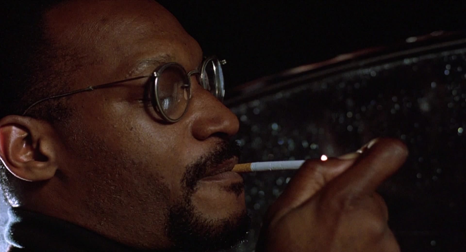 Tony Todd como Grange no filme do Corvo.