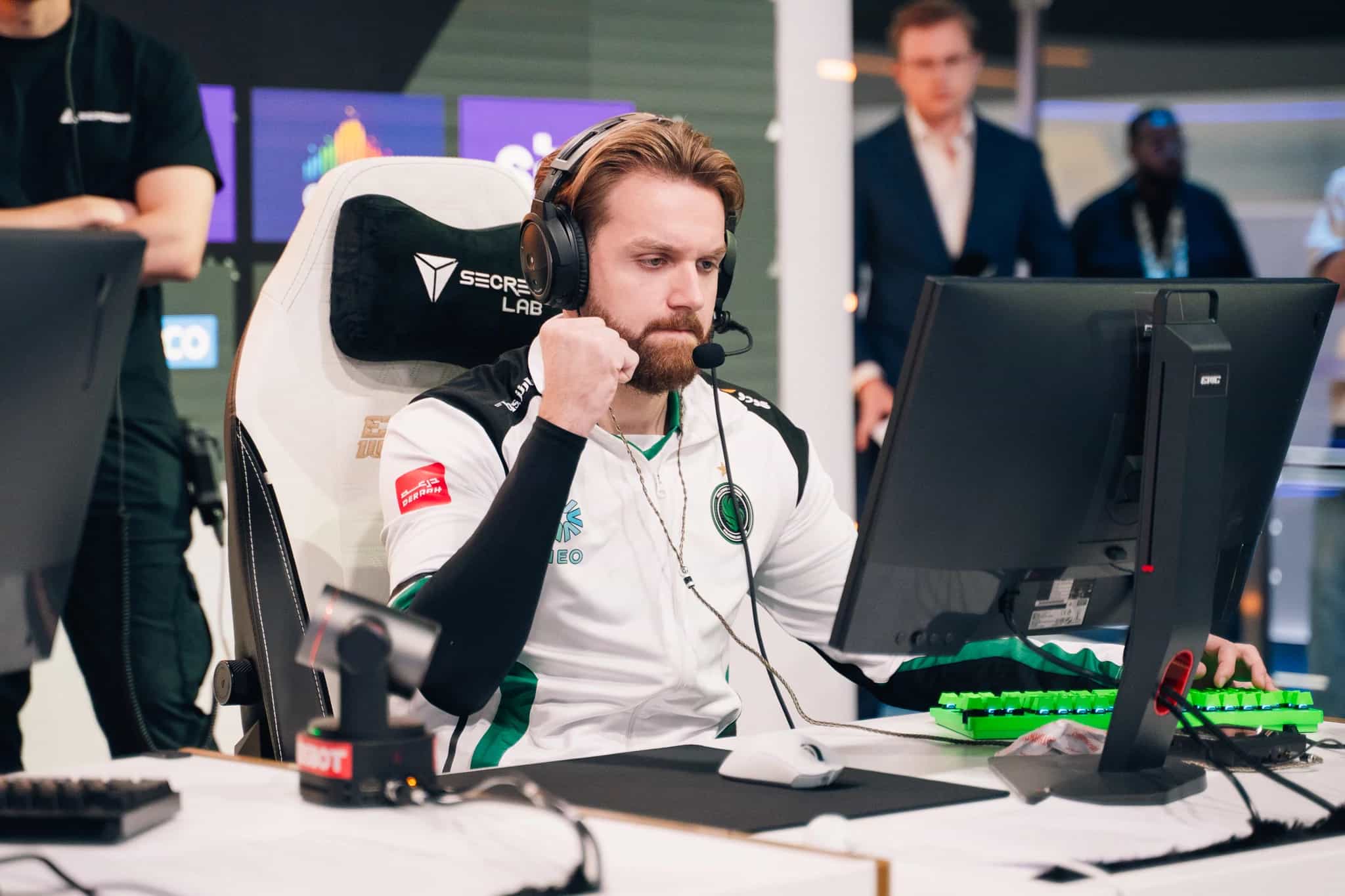 Team Falcons alcança o topo do Ranking VRS pela primeira vez