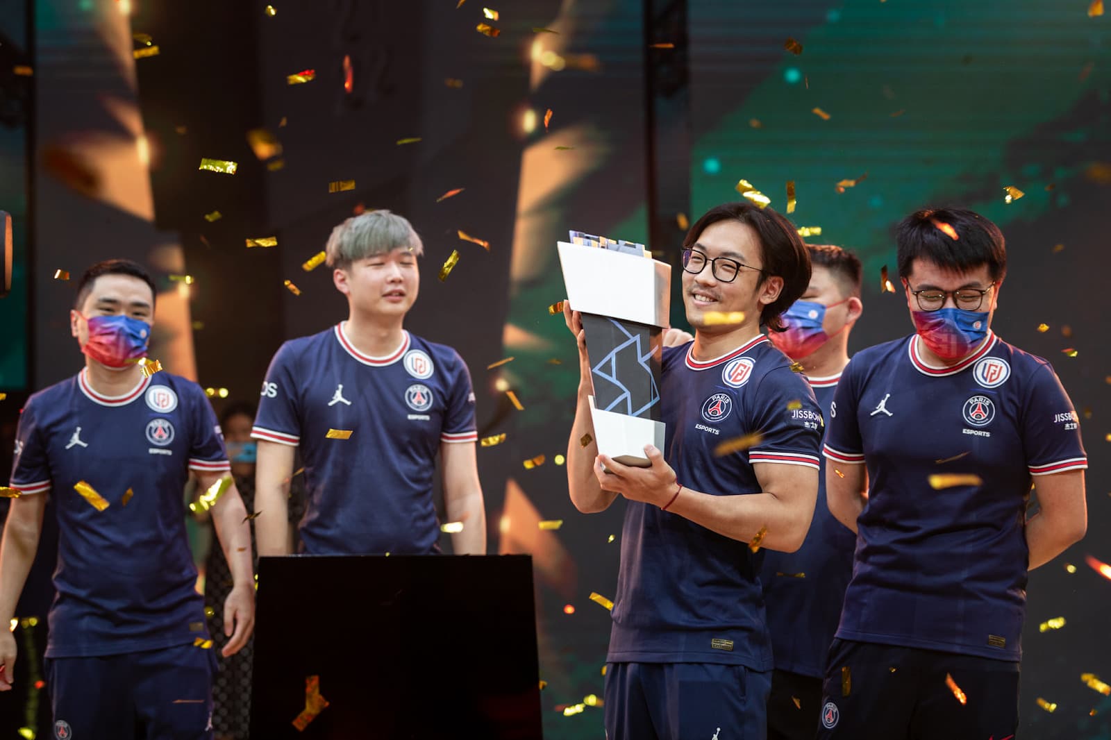 Os primeiros campeões do que viria a ser a Esports World Cup de Dota 2 foram a PSG.LGD.