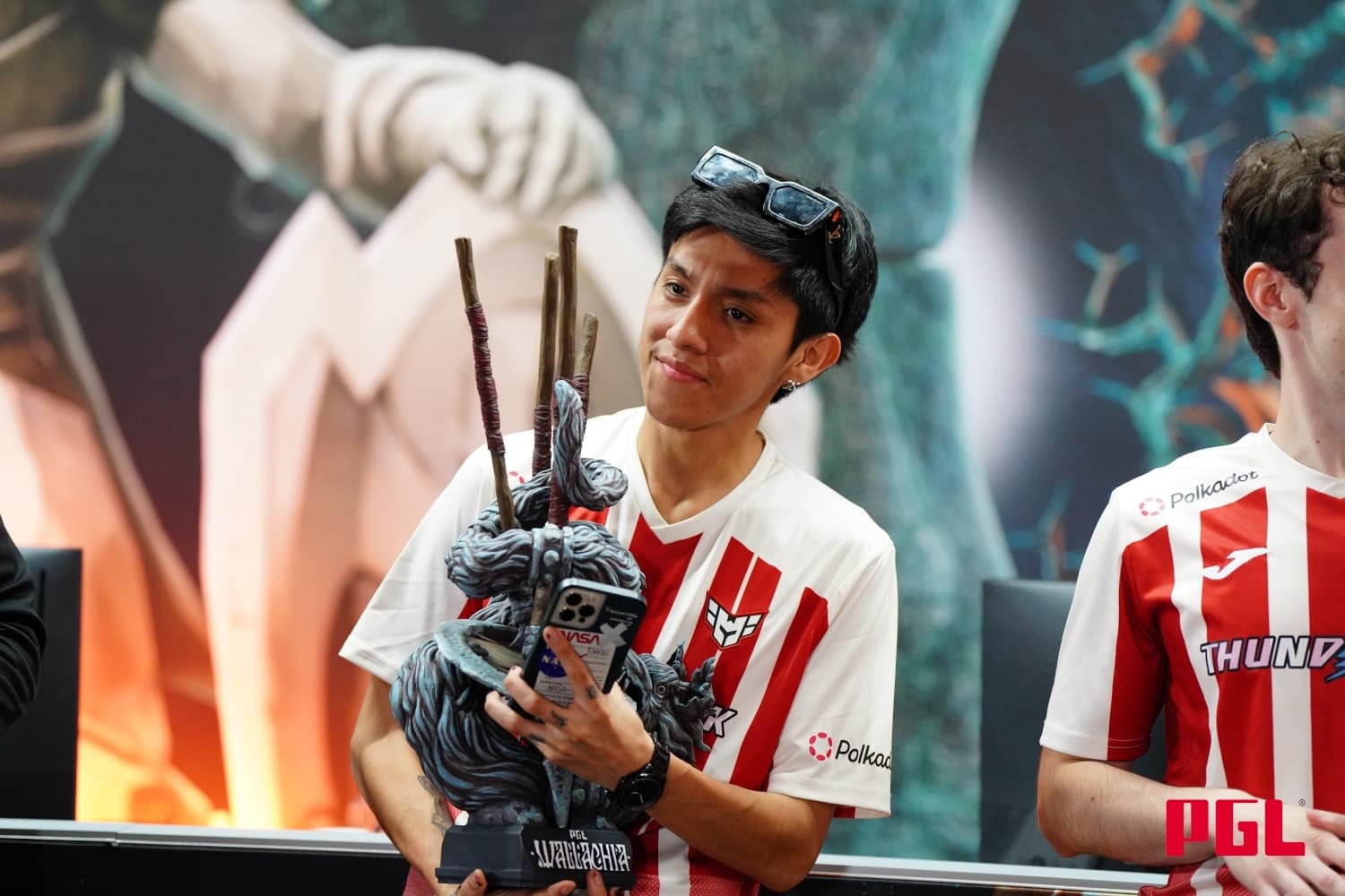 Parker após vencer a segunda temporada do PGL Wallachia.