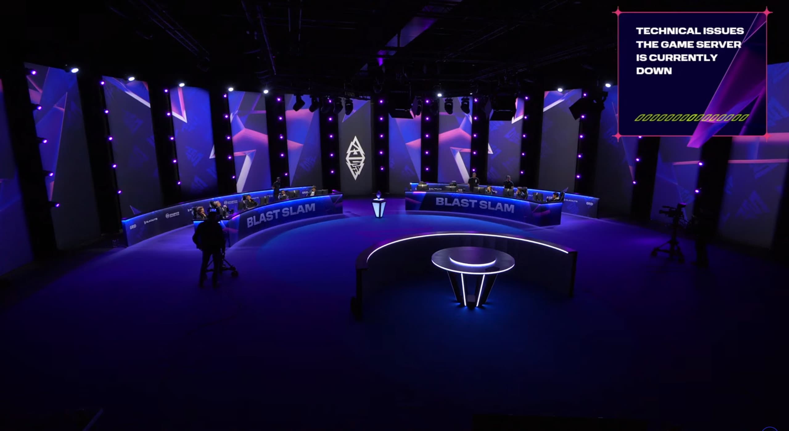 Captura de tela do momento em que o servidor quebrou no BLAST Slam.