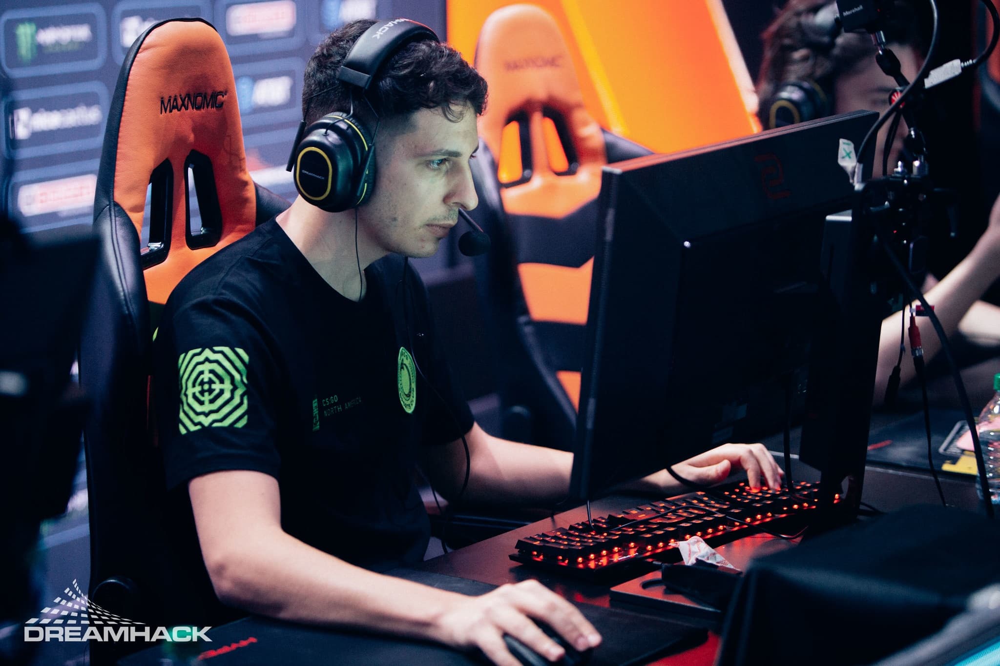 Após 10 anos, Valve retira o ban de Joshua "steel" Nissan