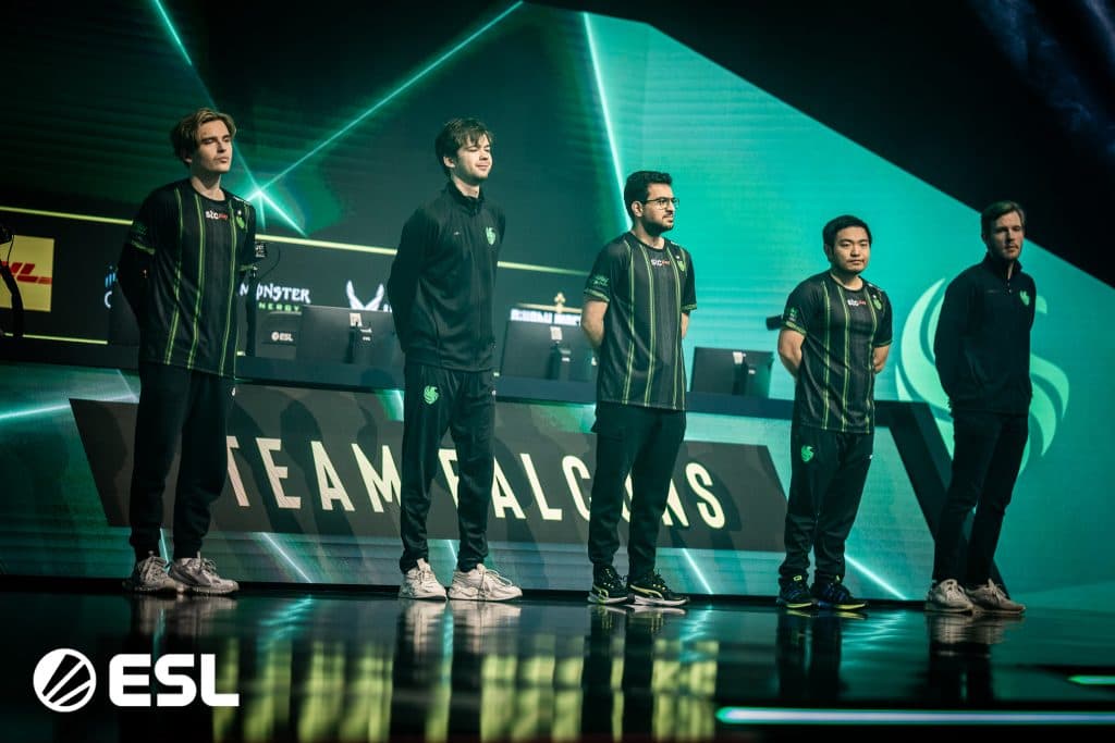 Team Falcons em um evento LAN. (Créditos: ESL)