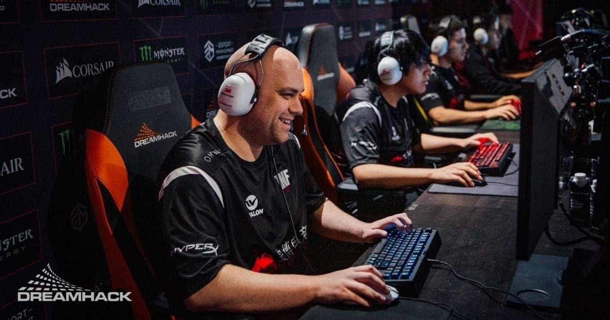 Mason jogando profissionalmente.