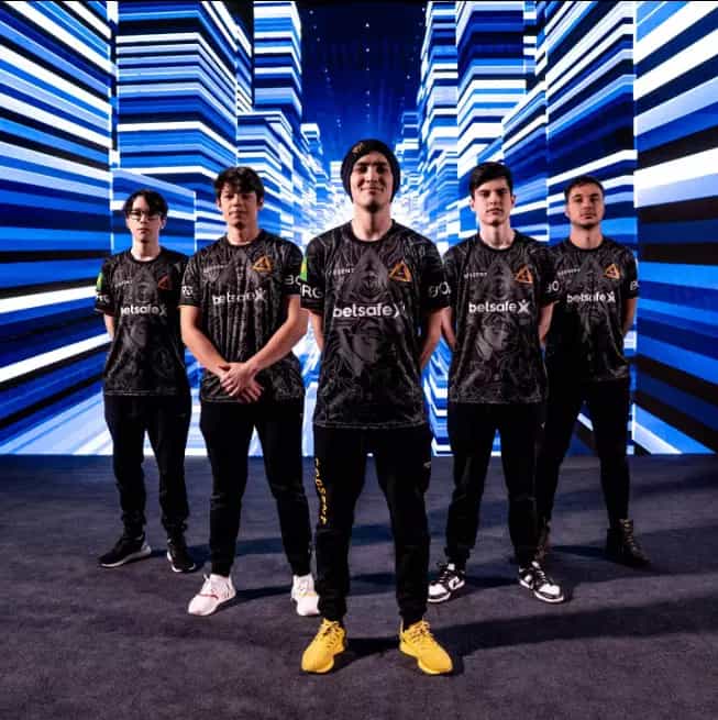 B4rtiN troca CSGO por Valorant