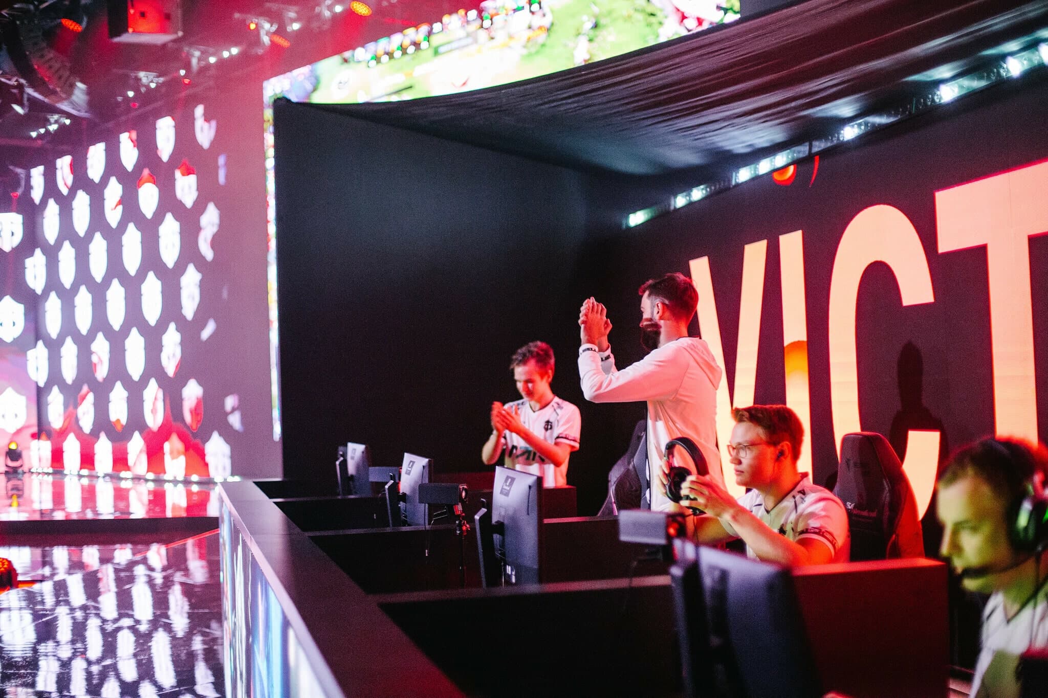 Nas entretrilhas: a história do TI através do som