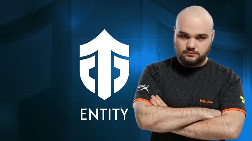 A história dos três começa na Entity.