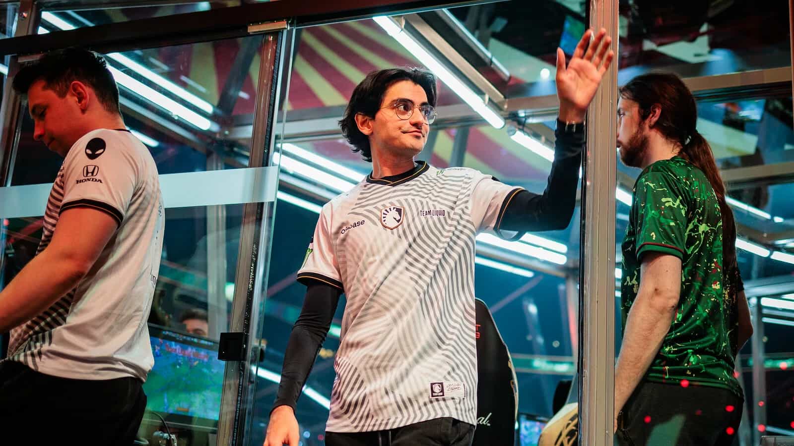 Insania Se Aposenta do Dota 2 Profissional