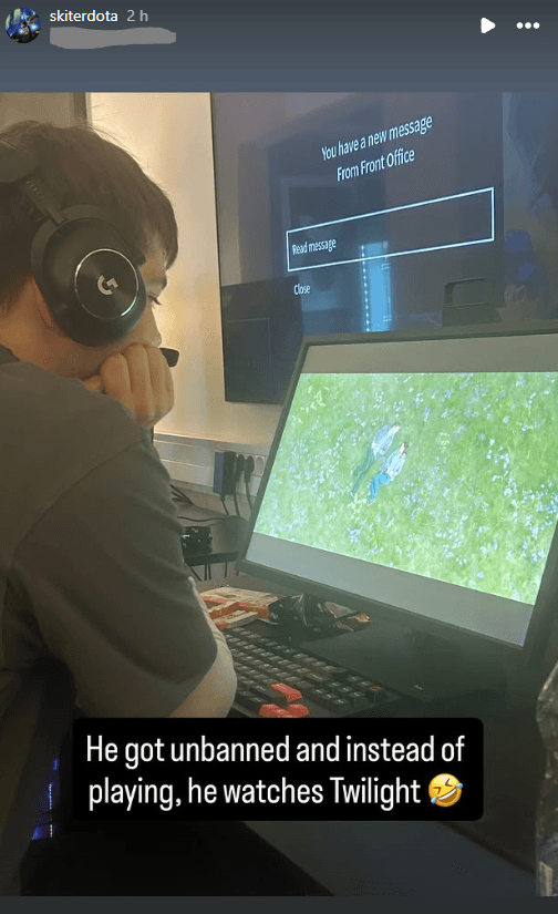 Malr1ne assiste filme em vez de voltar a jogar após ser banido no Dota 2.