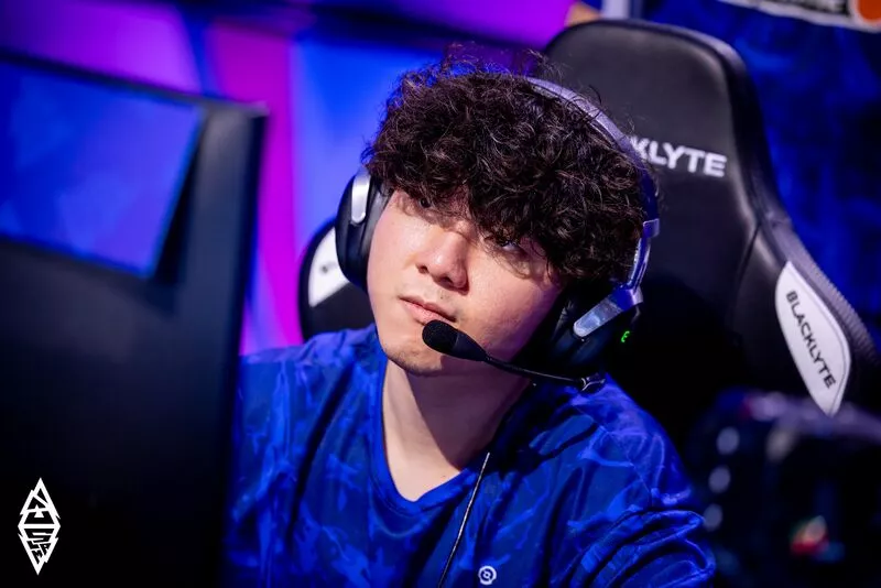 Whitemon tem bastante confiança na sua capacidade de jogar qualquer herói na DreamLeague 28.