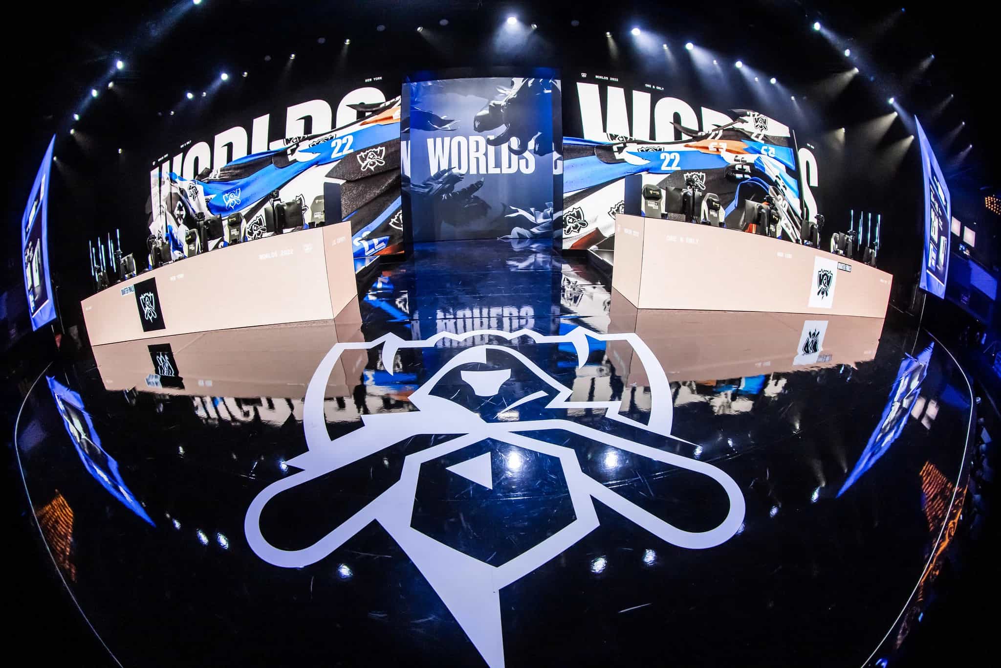 JDG vs. Rogue Quarterfinal recap: Worlds 2022 Knockouts Day 1