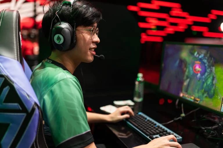 Dignitas pulls out a win: LCS Week 5, Day 1 recap