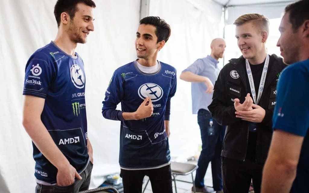 Arteezy and SumaiL at TI7