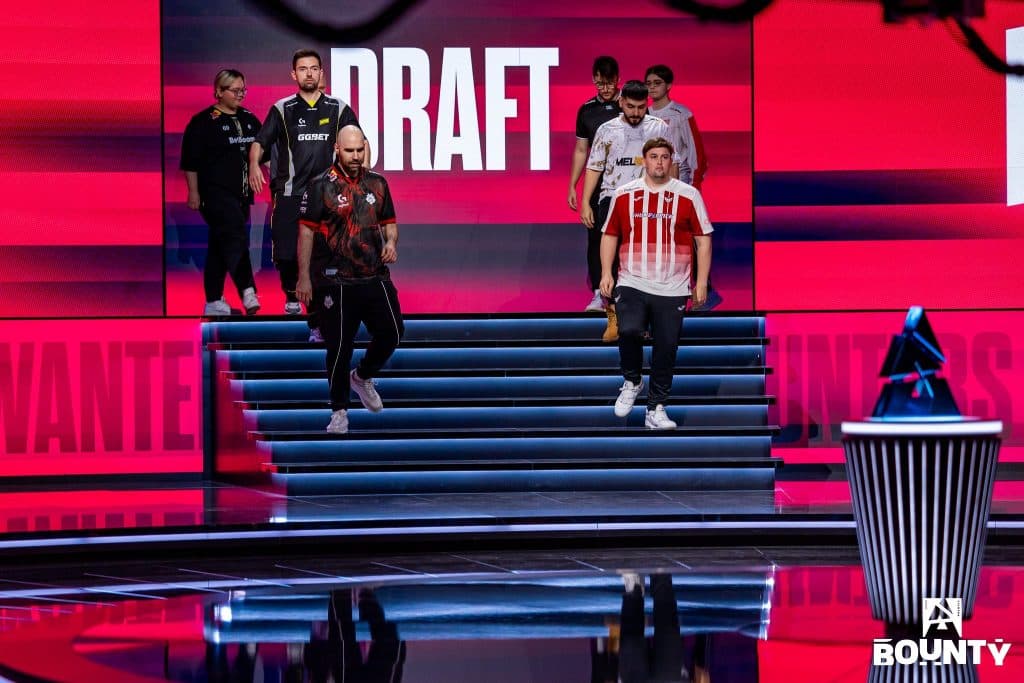 Blast Bounty "Draft" put lower seeded teams to select their opponents - great opportunity to shoot for the stars and try that bigger VRS leap (credits: Blast.tv)