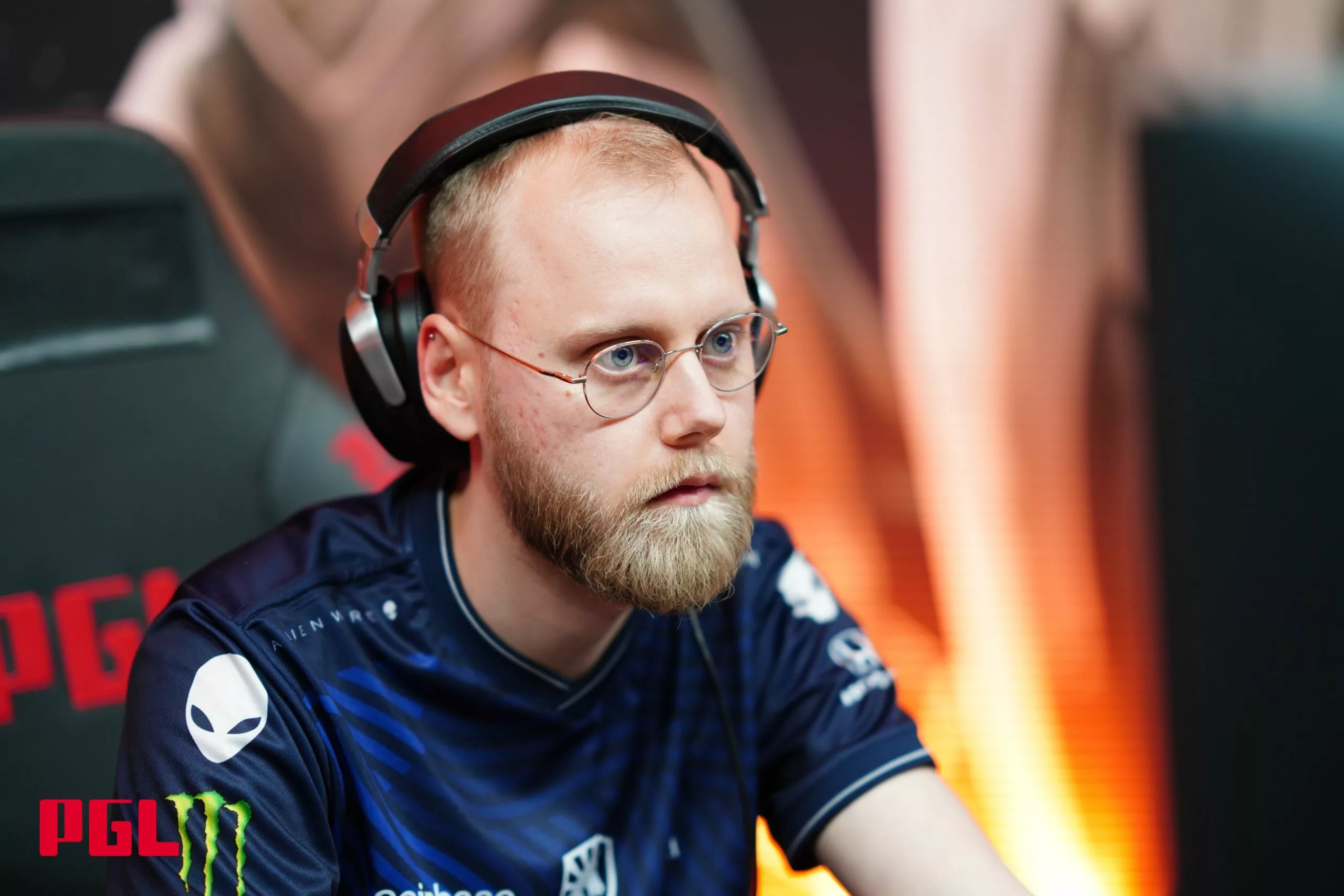 Boxi Regarding SabeRLight-: "He's Probably Chilling And Playing Minecraft"