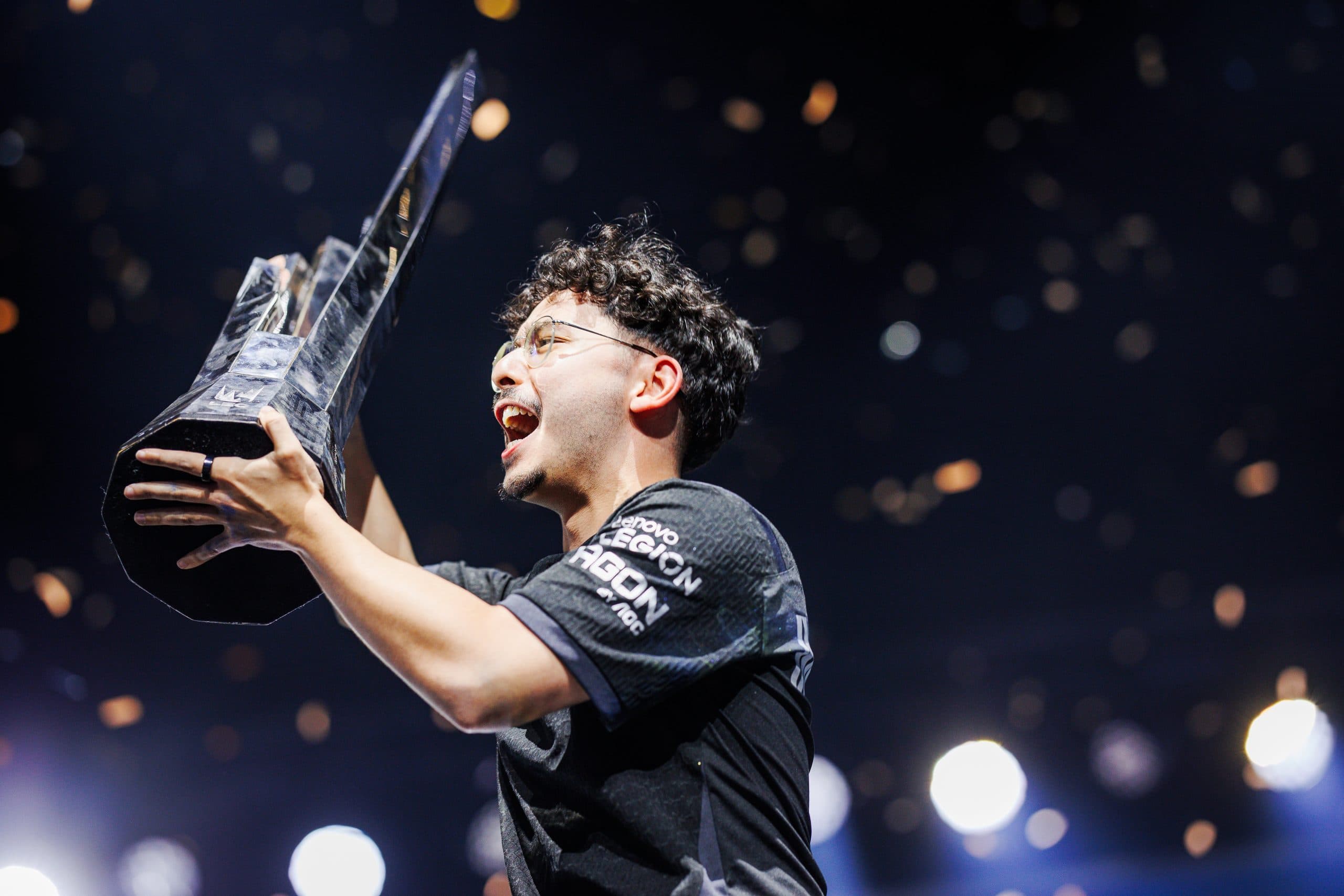 BrokenBlade G2 LEC trophy