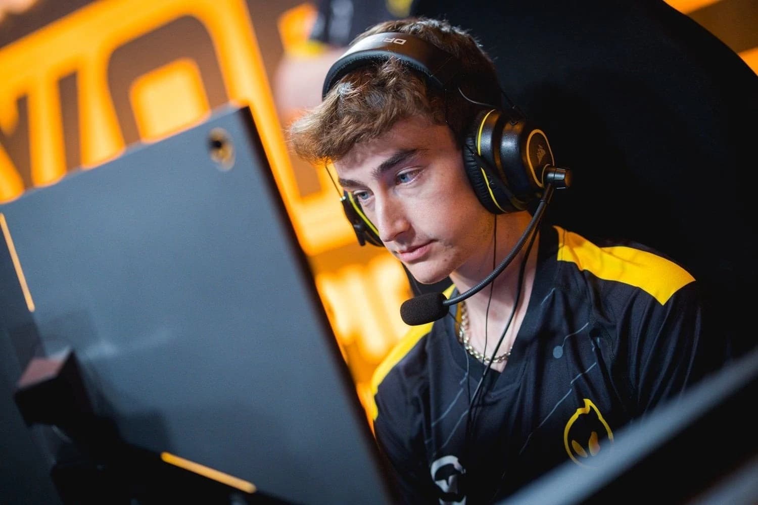 ApparentlyJack Criticizes Rocket League Devs on DDoS Attacks Before EWC and RLCS