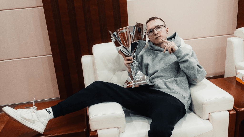 Ropz está acumulando prêmios de MVP um após o outro no CS2 e parece que o lendário jogador está indo para o prêmio de "Melhor Jogador CS2" (créditos: ropz Twitter)