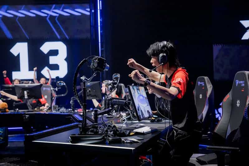 FPX upset FUT on Day 1 of Masters Shanghai
