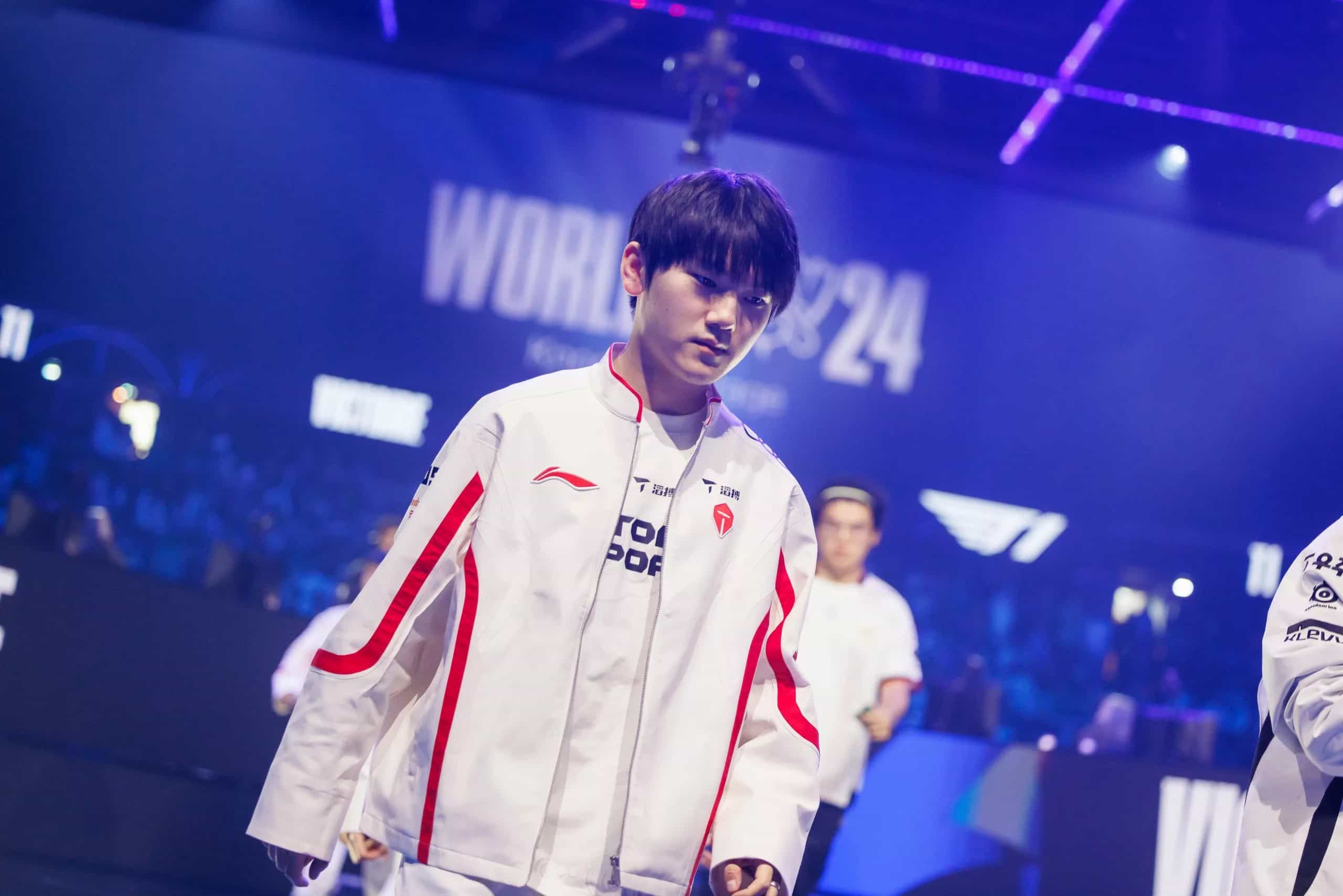 JackeyLove Considers Stepping Down from Competitive Play due to Health