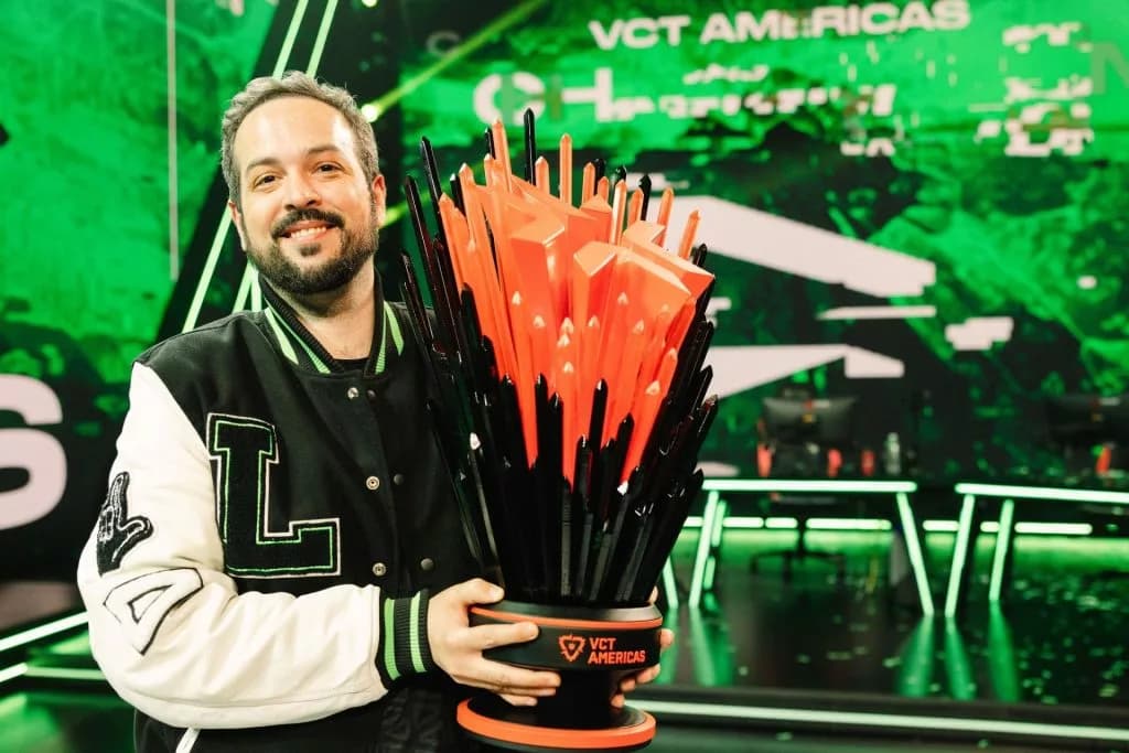 O treinador da LOUD, fRoD, deixa a equipe em meio a intensos ajustes na escalação